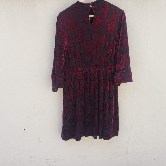 Modcloth Black and Burgundy Long Sleeve Dress - Picture 2 of 6